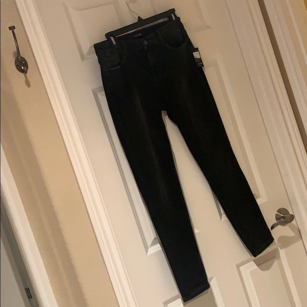 Joe’s Petitie skinny jeans